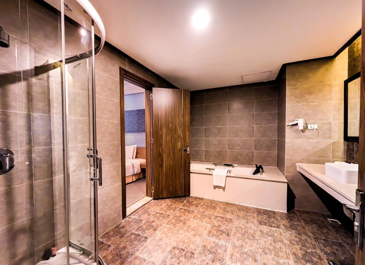 Muong Thanh Grand Xa La Hotel Hanoi Bagian luar foto