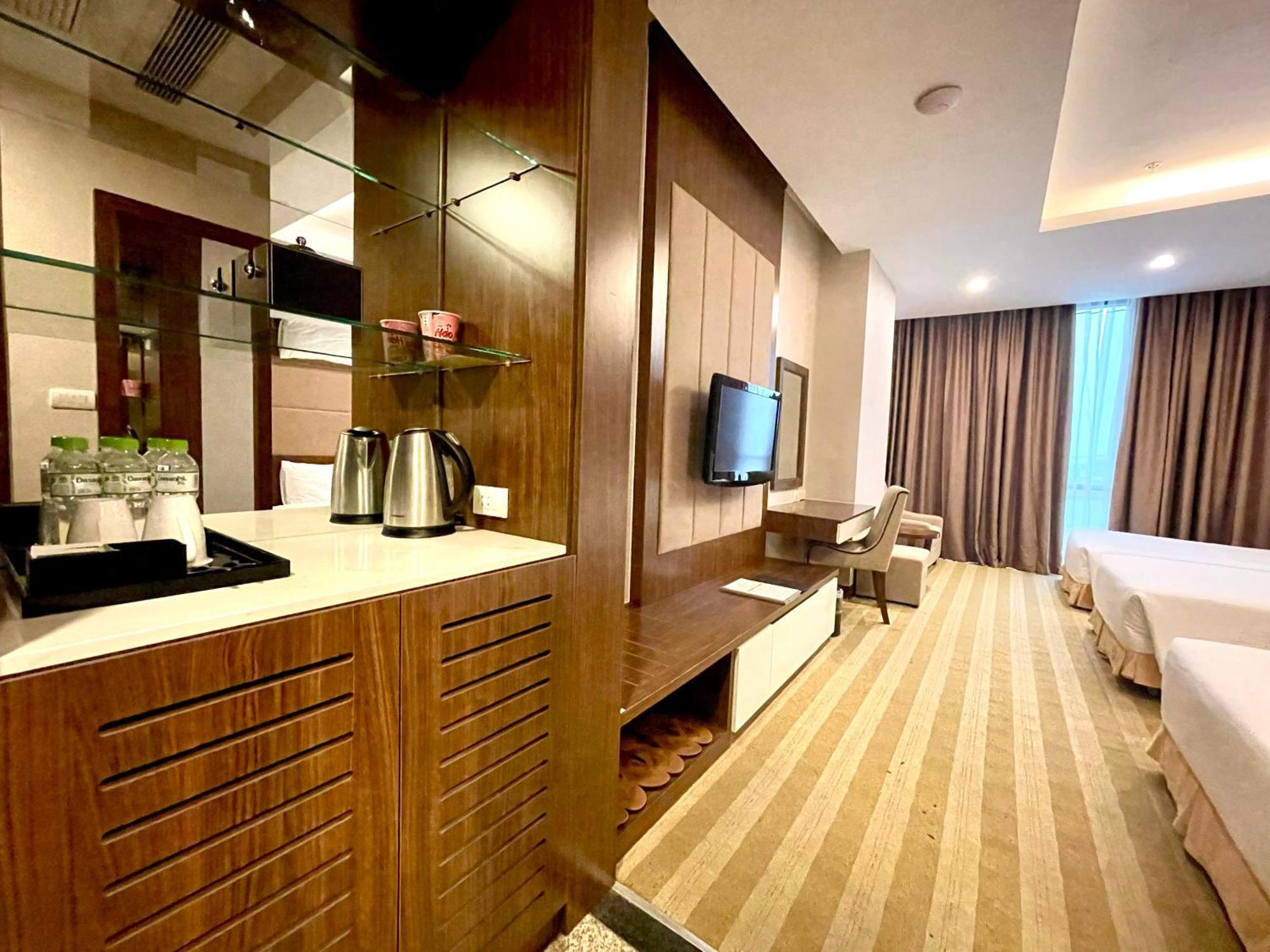 Muong Thanh Grand Xa La Hotel Hanoi Bagian luar foto