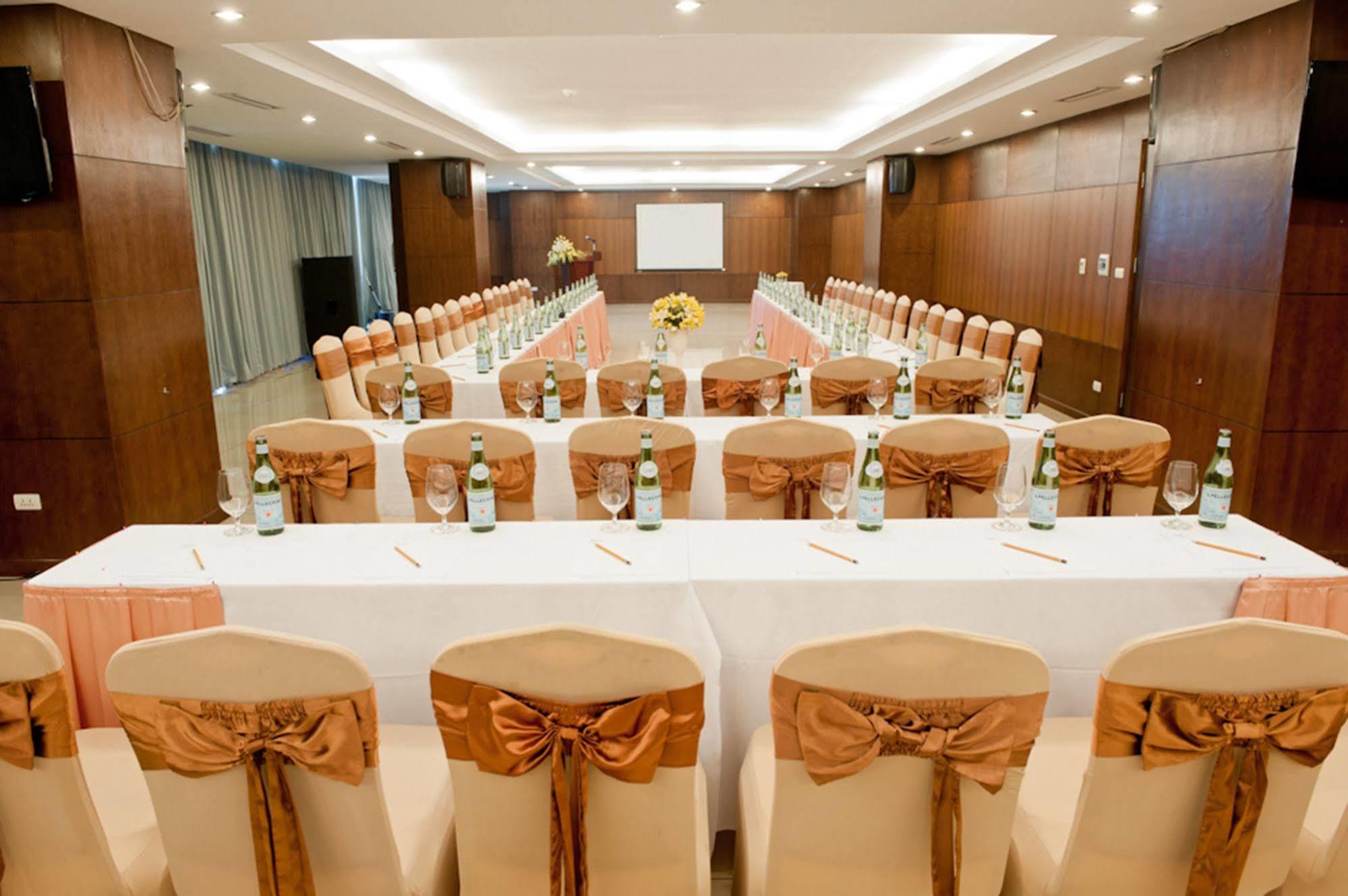 Muong Thanh Grand Xa La Hotel Hanoi Bagian luar foto